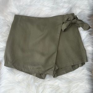 Women’s Superdown skort size XS